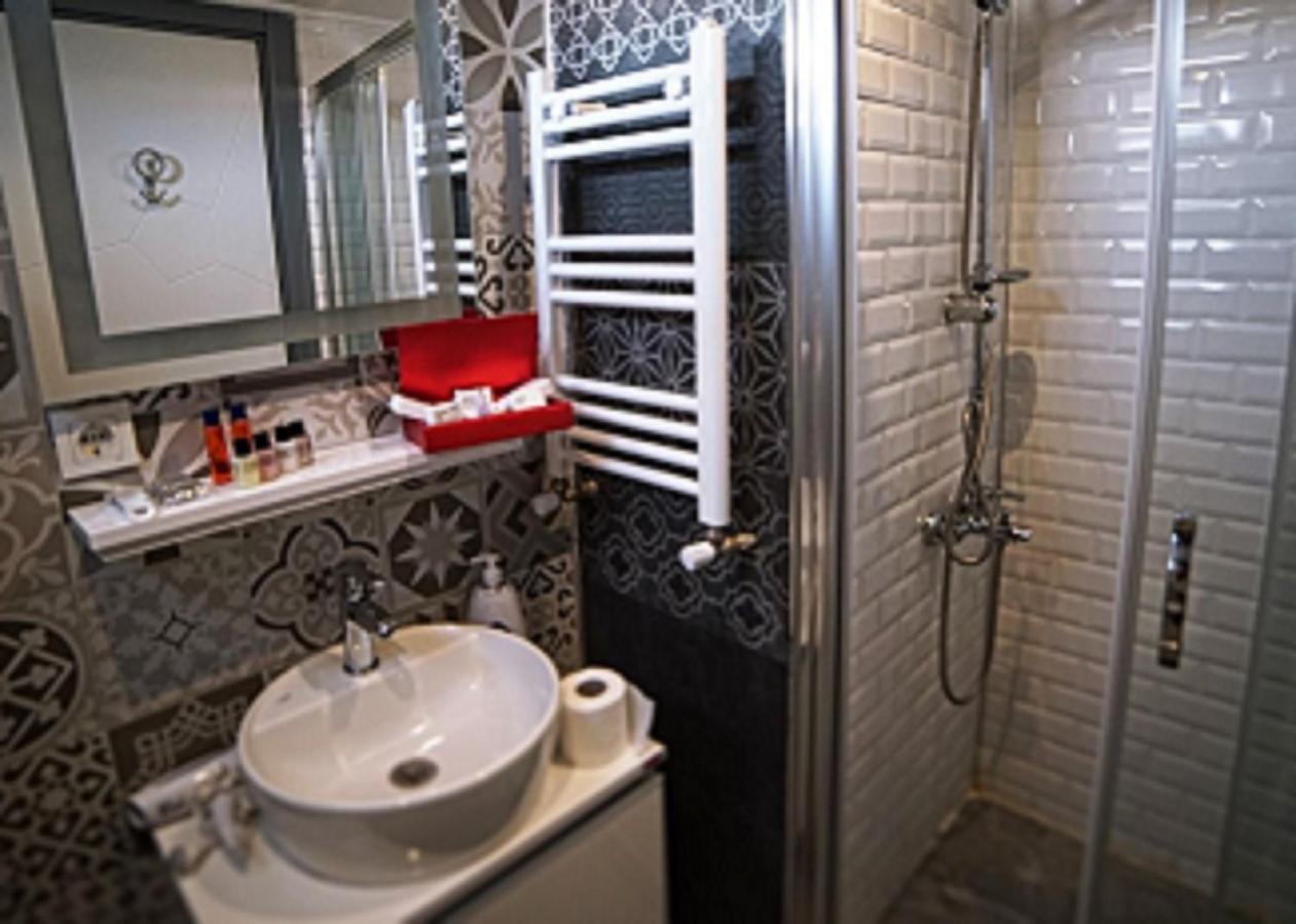 The Sisli Corner Park Inn Istanbul Exterior photo